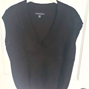 NEVER WORN BANANA REPUBLIC SWEATER VEST